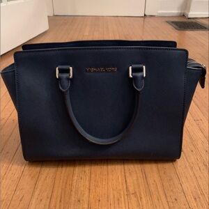 Michael Kors navy purse